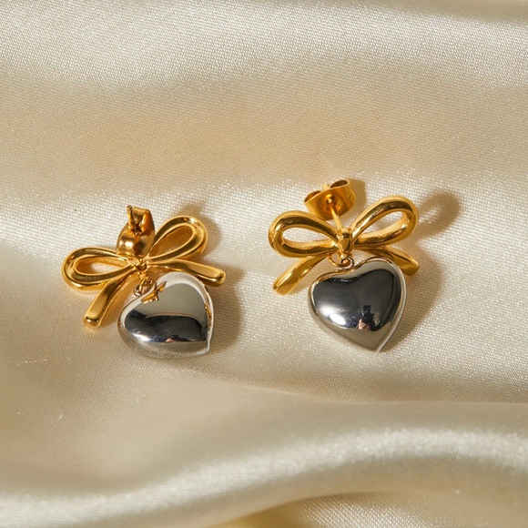 Bow Earrings*Bow Stud Earrings*Tiny Bow Earrings*Mini Bow Earrings - Picture 3 of 4